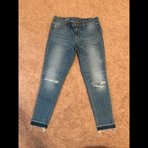 Cropped Distressed Capri Jeggings